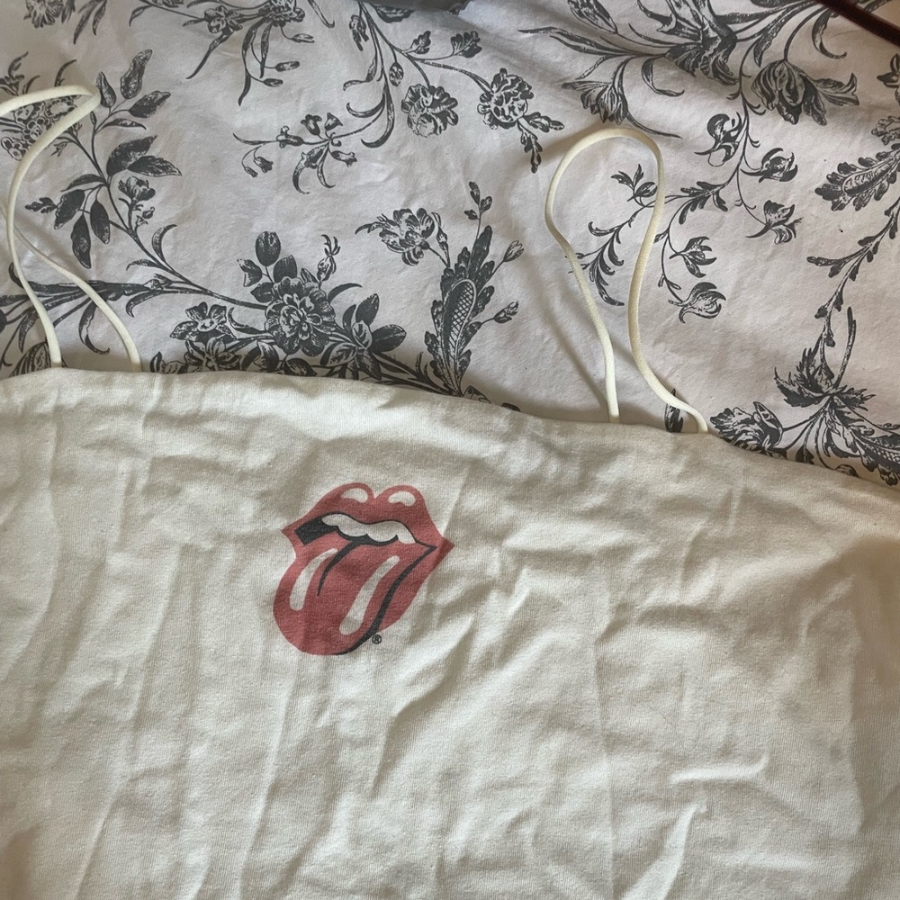 Rolling Stones cable strap crop top white red lip print lipstick American eagle
